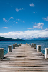 Obraz premium Old wooden dock on a lake, Los Alerces national Park