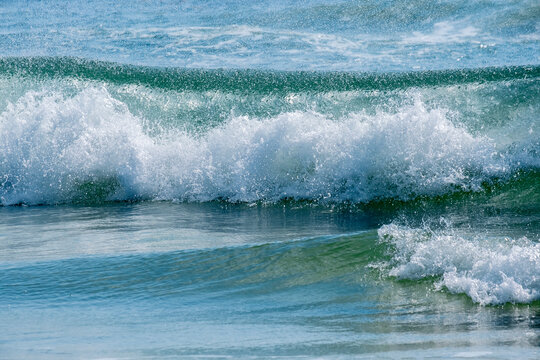 Crashing wave