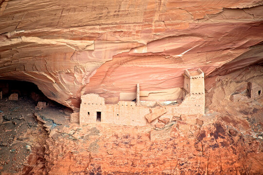 Mummy Cave ruins in Canyon de Chelly. (Large format sizes available)