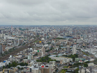 ハイアングルで見た朝の名古屋市の街並みの風景