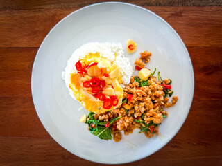 Rice topped pork with Thai basil and fried egg