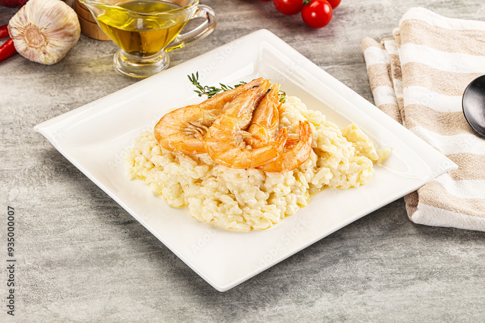 Poster Italian risotto with prawn served thyme