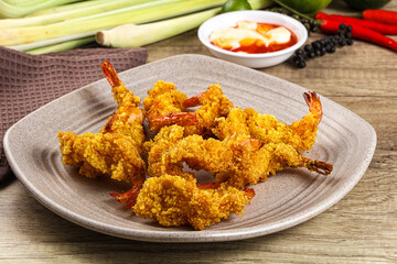 Golden deep prawn tempura wuth sauce