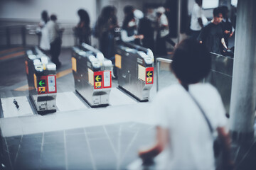 Obraz premium 地下鉄の改札ぼかし風景
