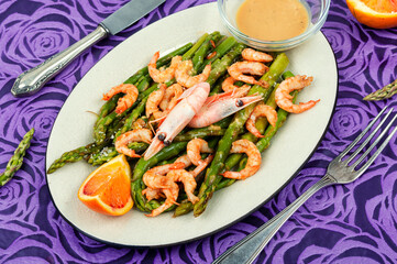 Shrimp with young boiled asparagus.