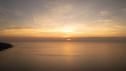 Fototapeta premium 湖陵の海と夕日