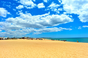 Badestrand in Armação de Pêra, Algarve (Portugal)