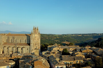 Blick auf dem Dom und alte Dächer in Orvieto
