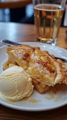 applestrudel and vanilla icecream