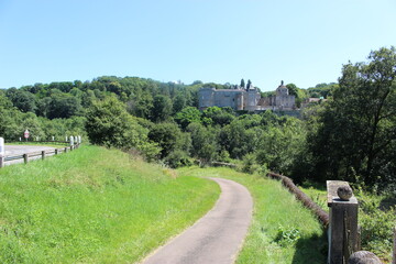 Château de Chastellux vu de loin