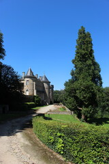 Chemin d'accès au château de Chastellux