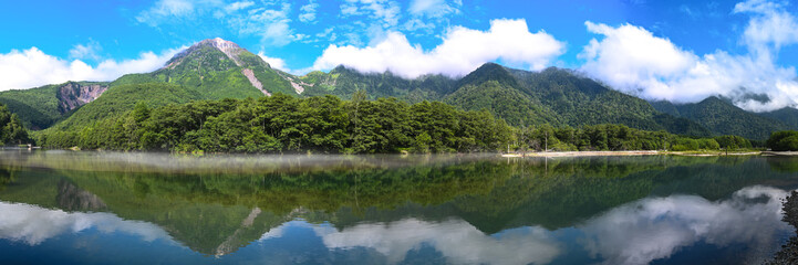 夏の上高地，大正池，長野県
