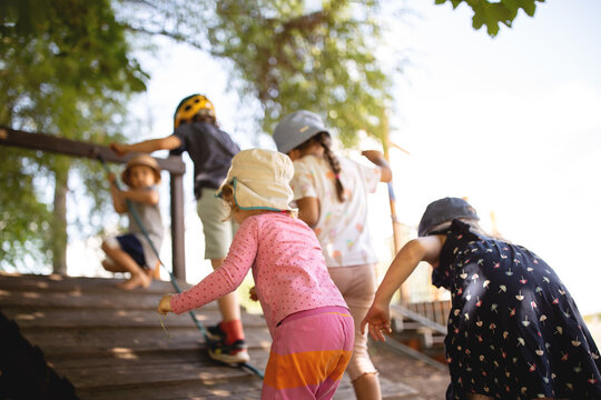 Spielende Kinder