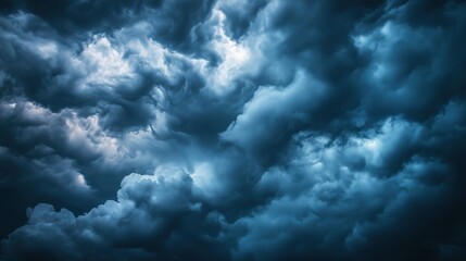 Obraz premium Majestic dark sky with billowing clouds