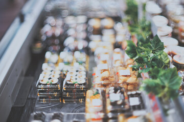 スーパーマーケットの食品 店内ぼかし風景