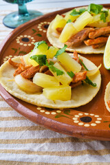 メキシコの伝統的なタコス　タコス・アル・パストール　（タコスアルパストール, タコス　アル パストール） 　Mexican traditional tacos, Tacos al pastor