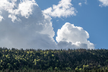 gros cumulus sur le Jura