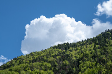 gros cumulus sur le Jura
