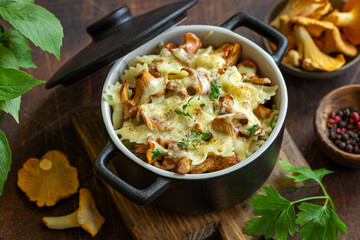 baked pasta with chanterelle mushrooms