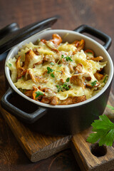 baked pasta with chanterelle mushrooms