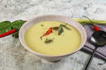 Thai green chicken curry with coconut