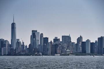 Naklejka premium Fragmentos de arquitectura moderna y contemporánea en la gran ciudad de New York, con geometría, repeticiones, estructuras y composición arquitectónica