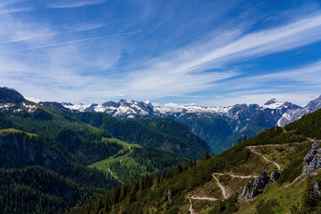 Obraz premium Panoramic view of the mountains in Berchtesgadener Land in Bavaria, Germany.