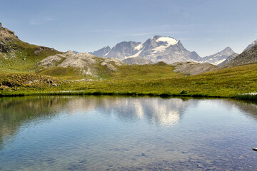 Fototapeta premium Il Gran Paradiso, visto dai laghi Tre Becchi