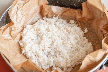 フライパンで蒸すもち米　タイ米