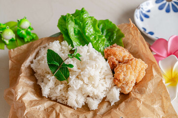 カオニャオと唐揚げ