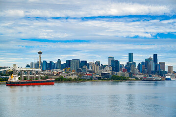 Fototapeta premium Seattle sky line from the bay