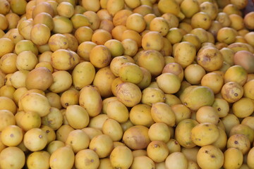 close up lemons in the market