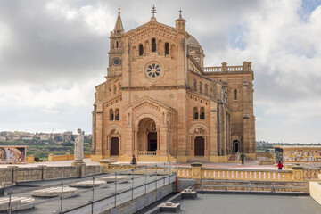 Obraz premium Malta, Gozo, Gharb. Ta Pinu Sanctuary facade.
