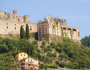 Restaurazione del castello Malaspina, Massa, Italia