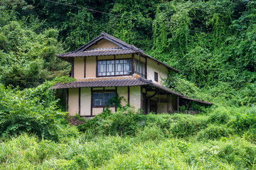 日本の古くてとても美しい建物 © 仁 藤原