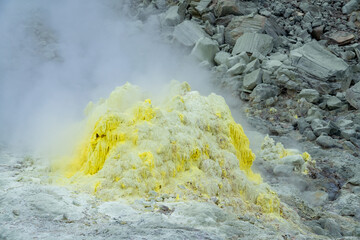 夏の硫黄山（アトサヌプリ） 北海道