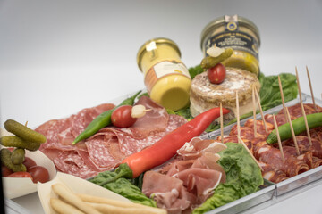 plateau de fromages et charcuterie