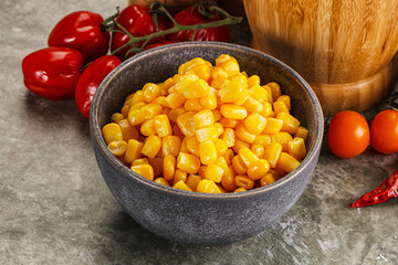 Sweet canned ripe corn grain