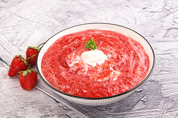 Strawberry soup with strachatella cheese