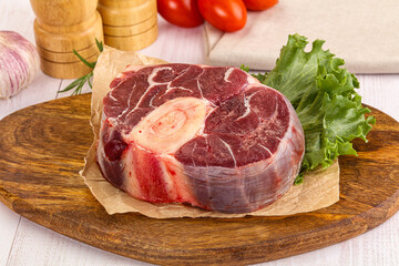 Raw beef ossobuco for roast