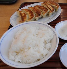 It is a Japanese food that is popular in Japan and liked by Japanese people.