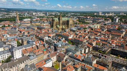 Obraz premium View from above to the city of Metz which is a town in France with a historical city center 