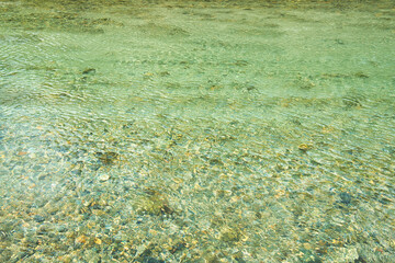 真夏の上高地を流れる梓川の清流