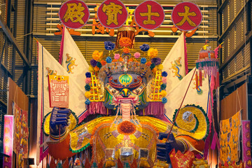 Fototapeta premium Majestic Tai Su Yah Paper Sculpture Effigy at Bukit Mertajam Hungry Ghost Festival - A Vibrant Display of Chinese Folk Religion.