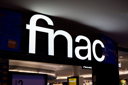Enseigne de la soci&eacute;t&eacute; Fnac
