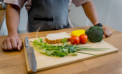 The chef is broadcasting live from workshop how to prepare a vegetarian food