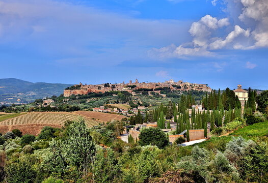 Orvieto und Umgebung im Sommer