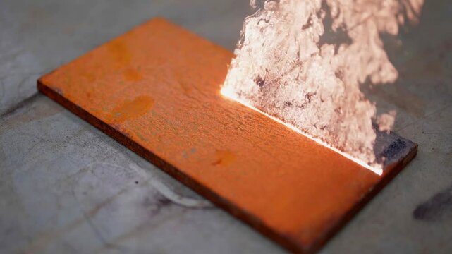 The laser beam carefully removes rust from the metal surface, the process is non-contact and does not damage the metal, leaving it shiny and smooth.