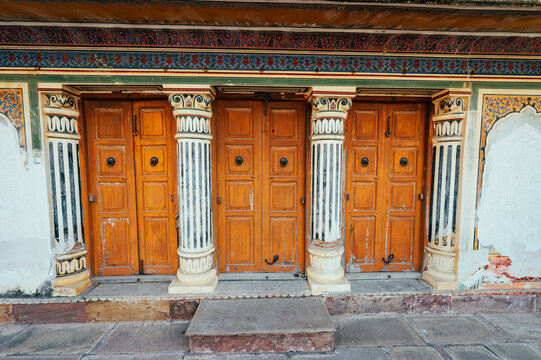 sunehri kothi, the beautiful gates