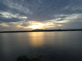 Obraz premium Pôr do Sol no Rio Tocantins em Carolina